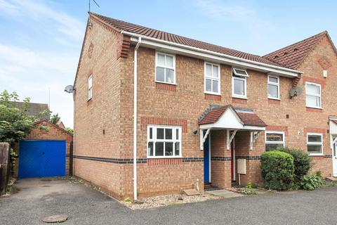2 bedroom semi-detached house to rent, Honeysuckle Court, Peterborough