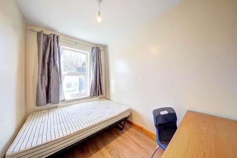 3 bedroom semi-detached house for sale, Villiers Road, Kingston KT1