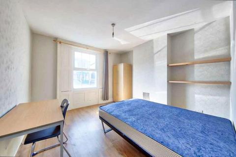 3 bedroom semi-detached house for sale, Hawks Road, Kingston KT1