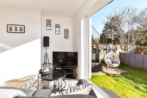 1 bedroom ground floor flat for sale, Broadwater Road, Worthing, West Sussex