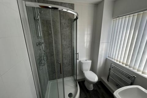 2 bedroom flat to rent, St Mary's Court, Burry Port