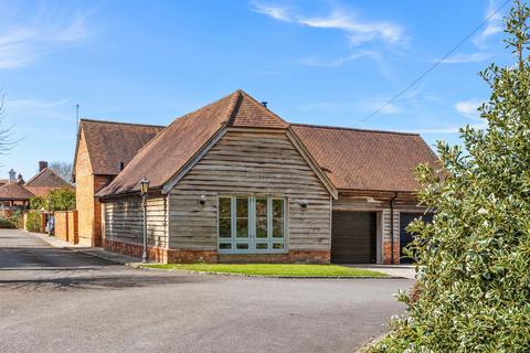 3 bedroom barn conversion for sale, 9 Pearce Courtyard, Oakley HP18
