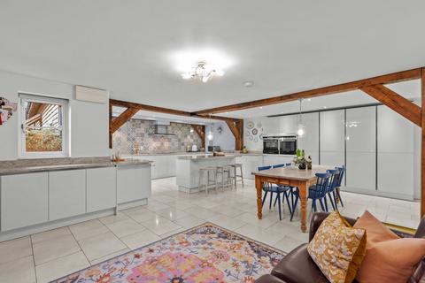 3 bedroom barn conversion for sale, 9 Pearce Courtyard, Oakley HP18
