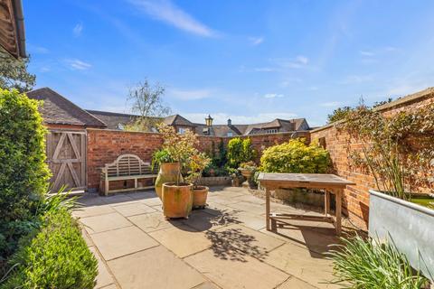 3 bedroom barn conversion for sale, 9 Pearce Courtyard, Oakley HP18