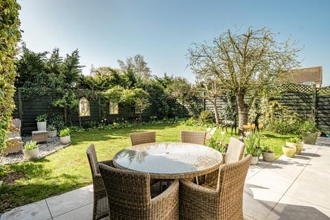3 bedroom detached bungalow for sale, Squires Close, Brize Norton, Carterton, Oxfordshire, OX18