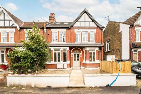 2 bedroom flat for sale, Avenue Gardens, London W3