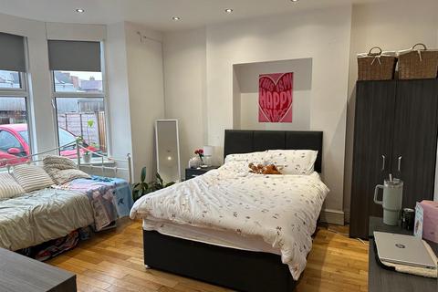 6 bedroom house to rent, Radcliffe Road, West Bridgford NG2