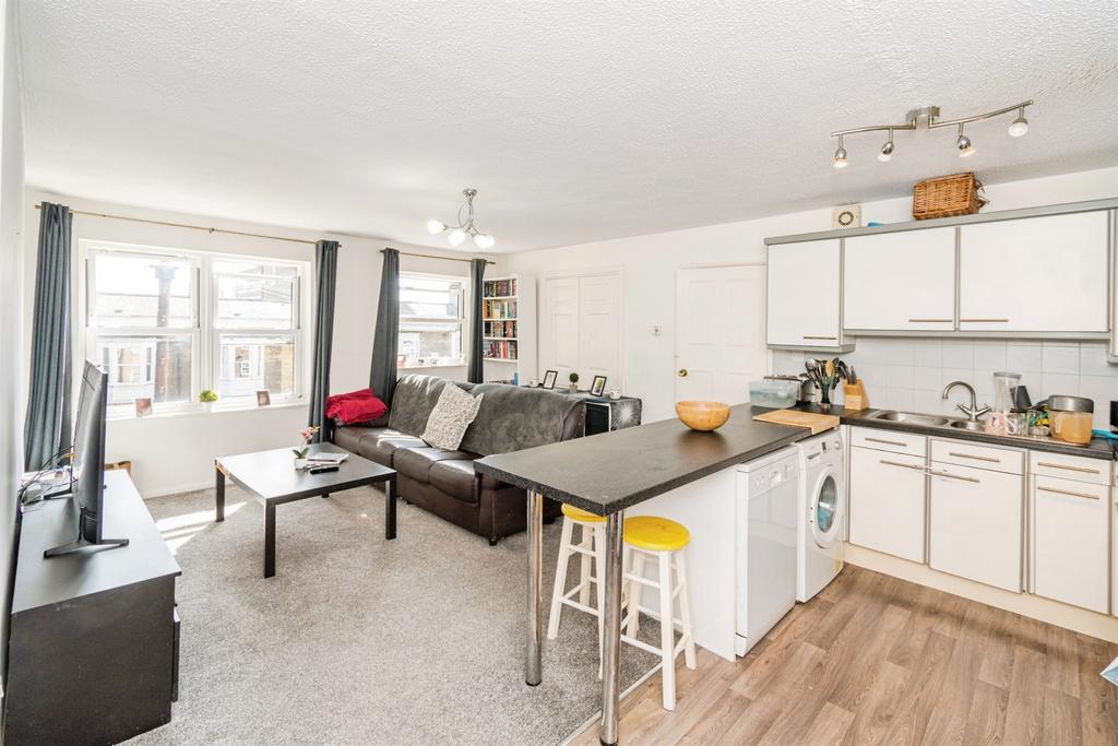 Apartment in Southampton, Nichols Town - View 4