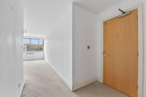 2 bedroom flat for sale, Station Road, Kettering NN15