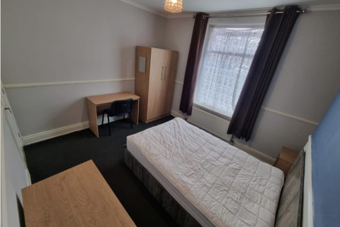 4 bedroom house to rent, Haworth Street, Hull HU6