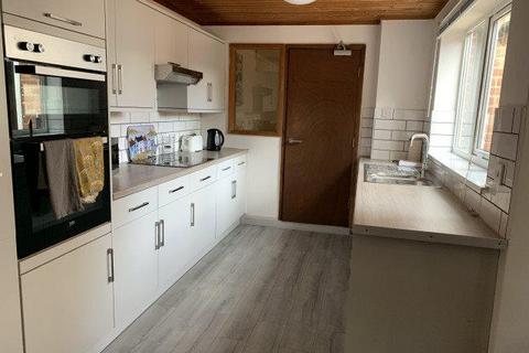 4 bedroom house to rent, WELLESLEY AVENUE, Hull HU6