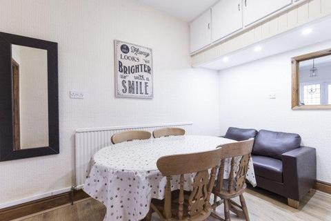4 bedroom house to rent, WELLESLEY AVENUE, Hull HU6