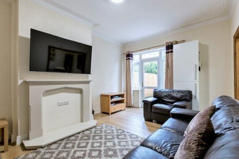 4 bedroom house to rent, WELLESLEY AVENUE, Hull HU6