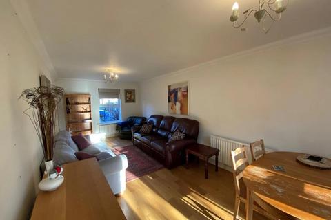 4 bedroom house to rent, Herons Court, Durham DH1
