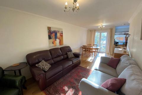 4 bedroom house to rent, Herons Court, Durham DH1