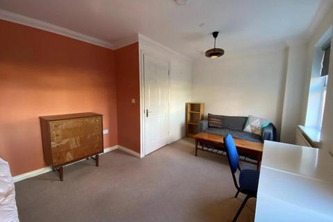4 bedroom house to rent, Herons Court, Durham DH1