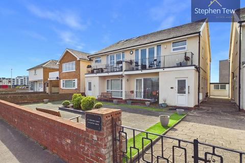 Ground floor flat - St. Andrews Court, 64 Clifton Drive, FY4