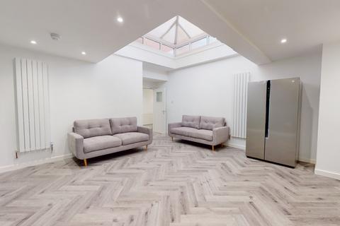4 bedroom house to rent, Portland Apartments, Lincoln LN5