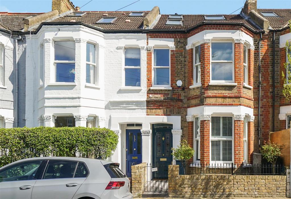 5 bedroom terraced house for sale