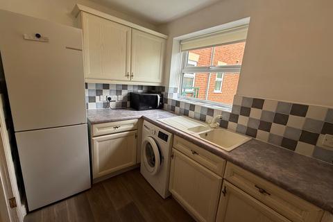 2 bedroom ground floor flat to rent, Belvedere Gardens, Newcastle upon Tyne, NE12