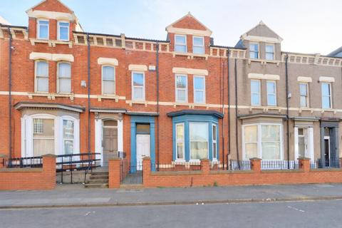 1 bedroom flat to rent, Hartington Road, Stockton-On-Tees, TS18
