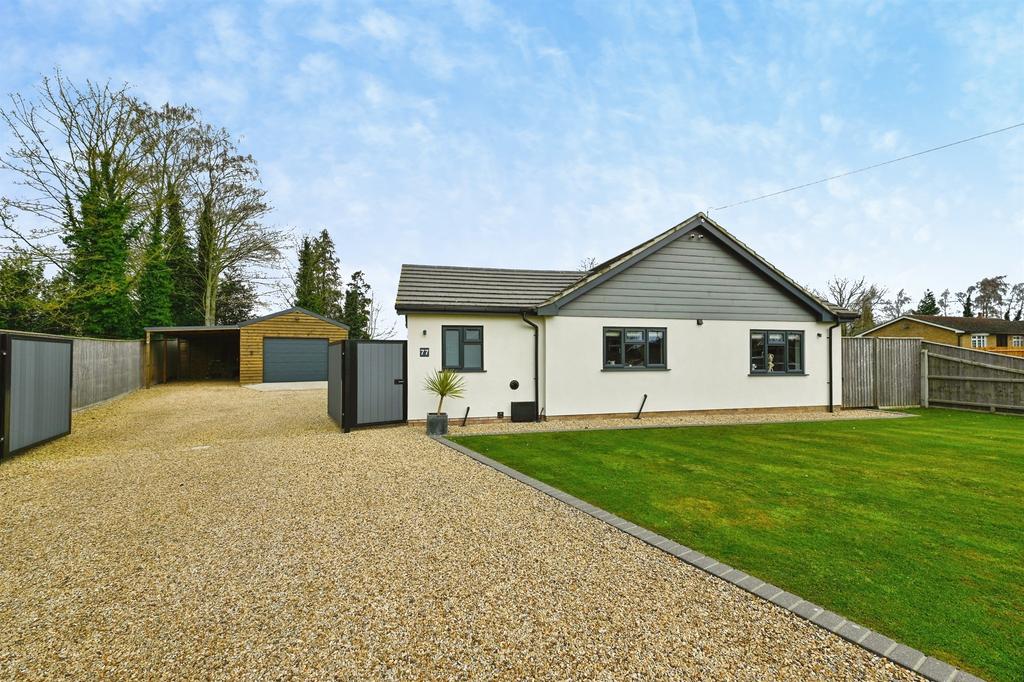 4 bedroom detached bungalow for sale