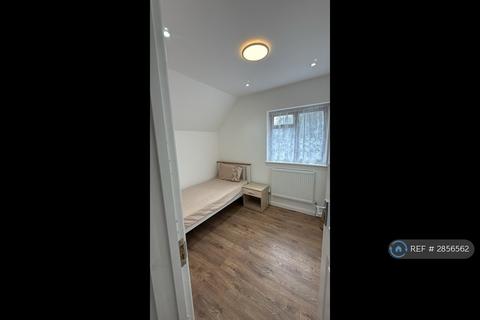 1 bedroom in a house share to rent, Central Avenue, Hayes, UB3
