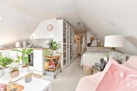 Studio for sale, Lawson Court, Gillingham ME7
