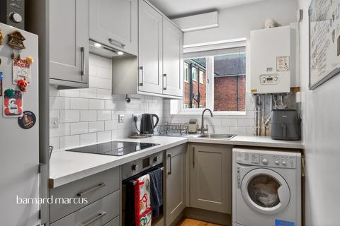 2 bedroom flat for sale, Granville Place, High Road, London