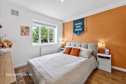 2 bedroom flat for sale, Granville Place, High Road, London