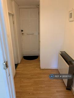 1 bedroom in a flat share to rent, Roehampton, London, SW15