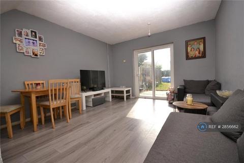 2 bedroom terraced house to rent, Melton Close, Clacton-On-Sea, CO16