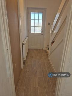 2 bedroom terraced house to rent, Melton Close, Clacton-On-Sea, CO16