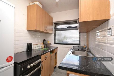 2 bedroom terraced house to rent, Melton Close, Clacton-On-Sea, CO16