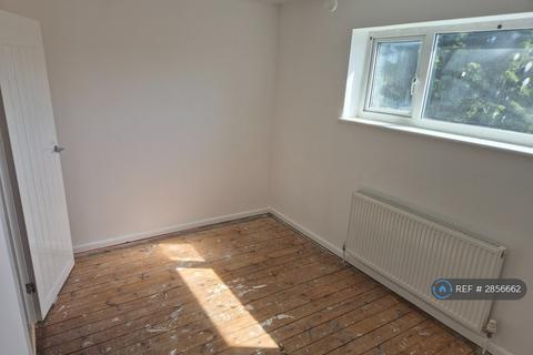 2 bedroom terraced house to rent, Melton Close, Clacton-On-Sea, CO16