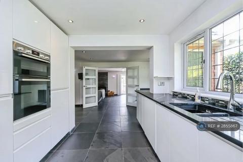 4 bedroom bungalow to rent, Hassock Lane, Heanor, DE75