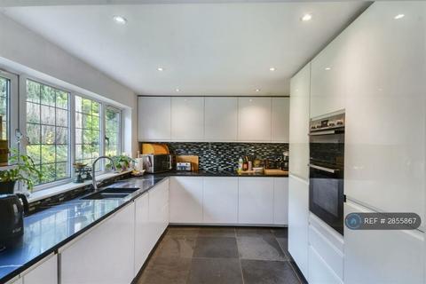 4 bedroom bungalow to rent, Hassock Lane, Heanor, DE75