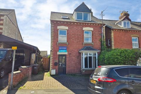 4 bedroom detached house for sale, Bath Road, Kings Stanley, Stonehouse