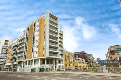 1 bedroom in a flat share to rent, Harley House, London, E14