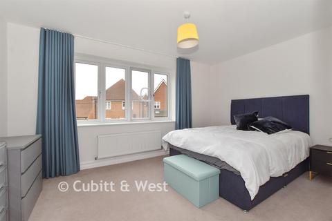 4 bedroom semi-detached house for sale, Lorimer Avenue, Cranleigh GU6