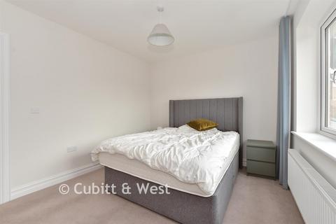 4 bedroom semi-detached house for sale, Lorimer Avenue, Cranleigh GU6