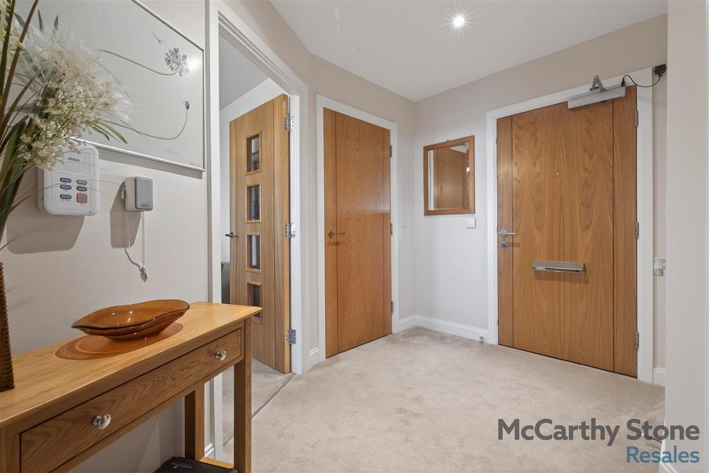 8685658-interior20.jpg