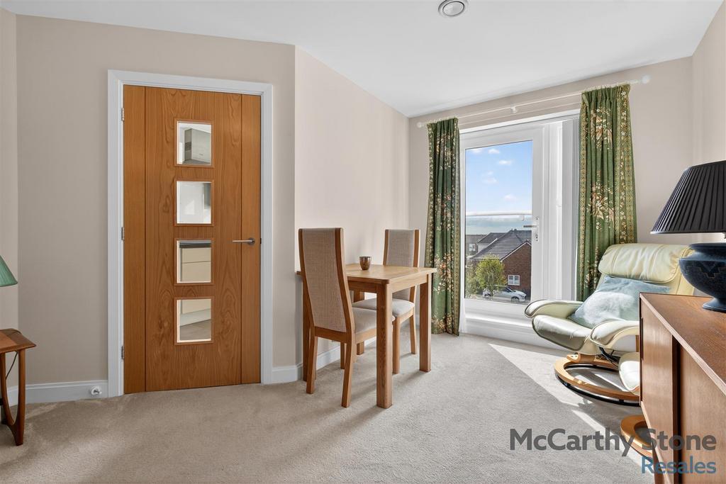 8685658-interior07.jpg