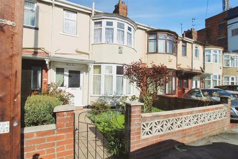 3 bedroom terraced house for sale, Lake Drive, Hull