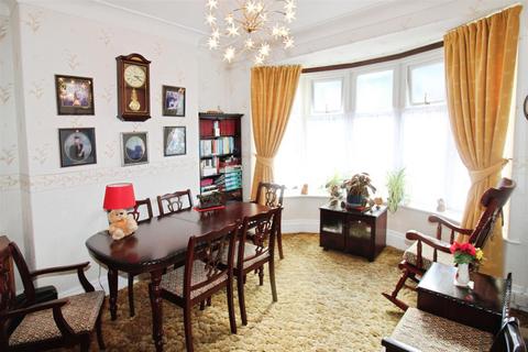 3 bedroom terraced house for sale, Lake Drive, Hull