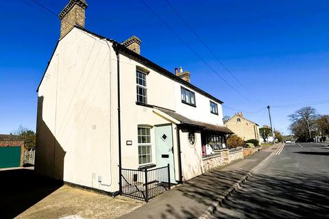 2 bedroom semi-detached house for sale, Ivel Road, Shefford, SG17
