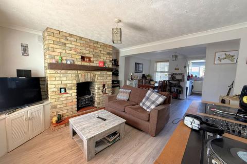 2 bedroom semi-detached house for sale, Ivel Road, Shefford, SG17