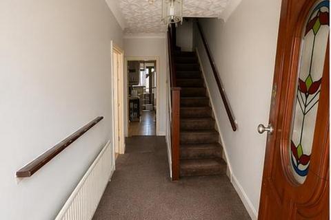 4 bedroom terraced house to rent, Somerset Road, Southall UB1