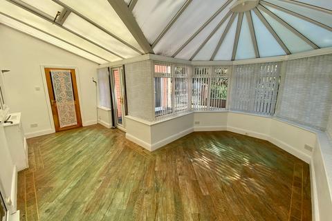 6 bedroom detached house for sale, Manthorpe Road, Grantham, NG31