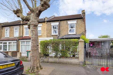 2 bedroom end of terrace house to rent, Gooseley Lane, East Ham E6